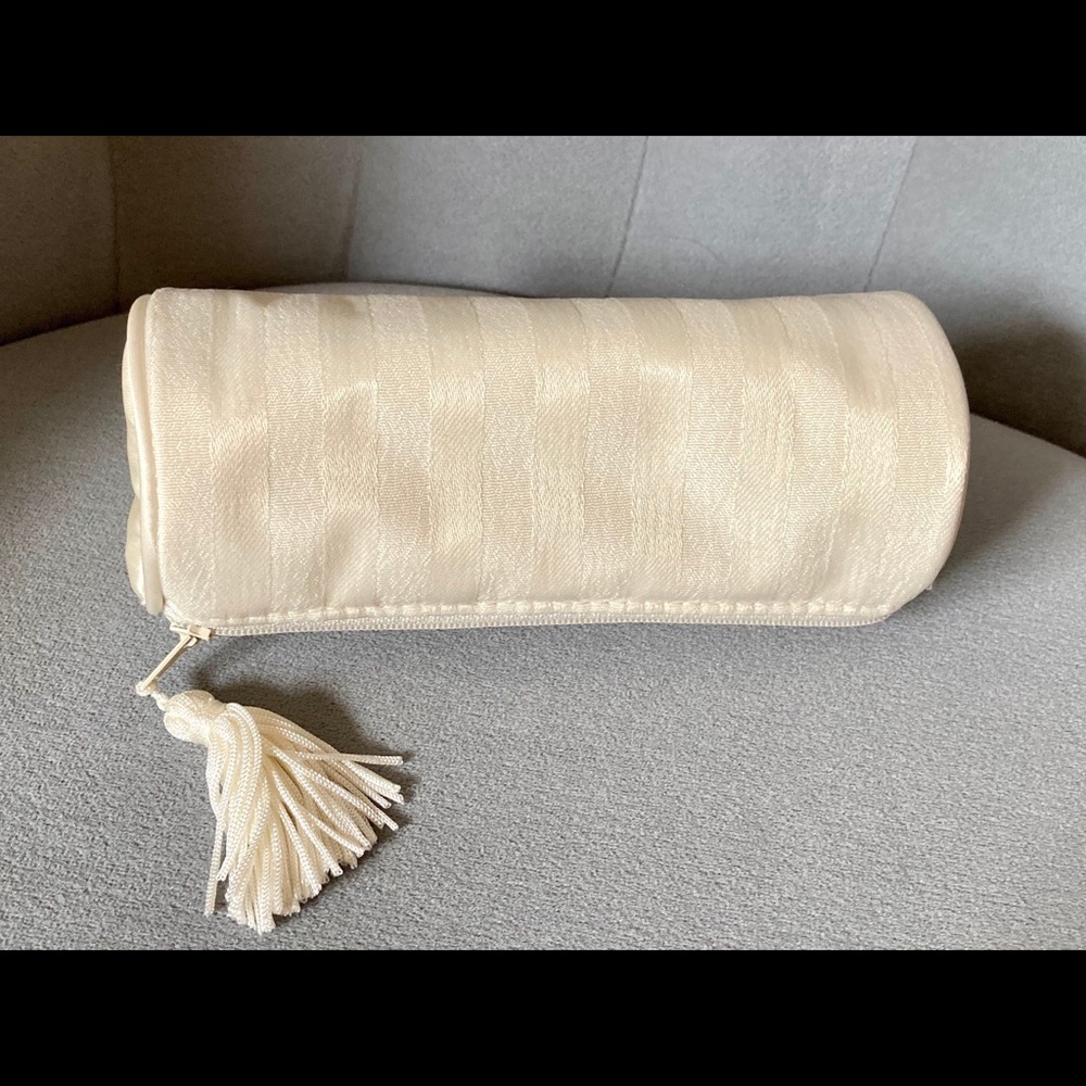 Vintage White Damask Zippered Pouch/Bag